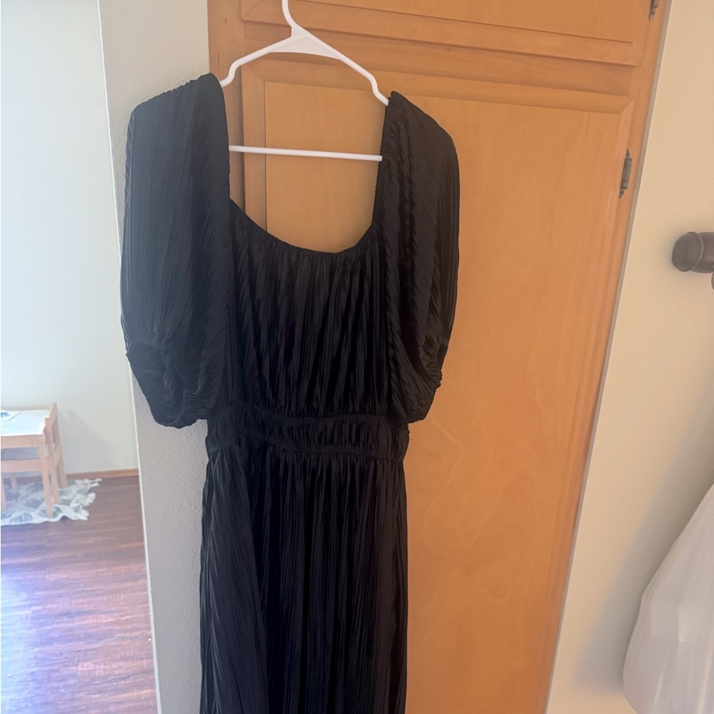 ARULA Black Long Sleeve Dress